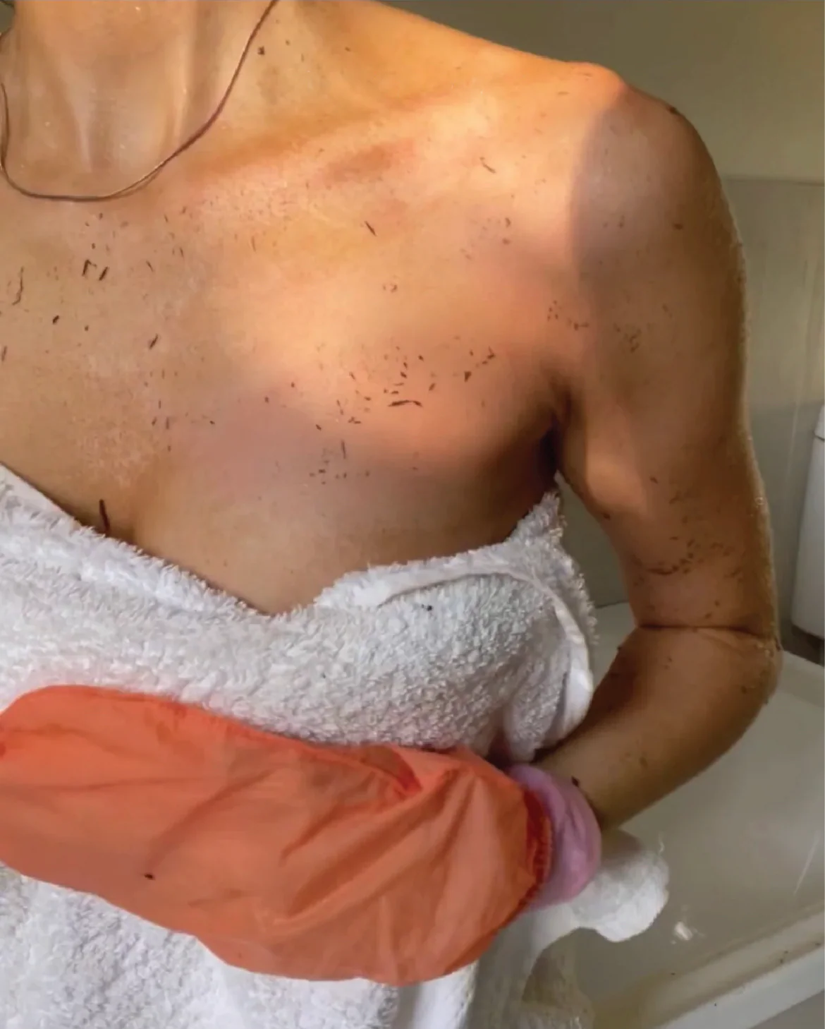Exfoliating Body Glove - Image 6
